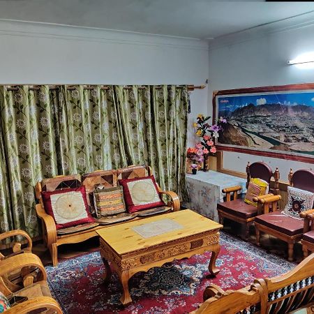 Youthok Guest House Leh Extérieur photo