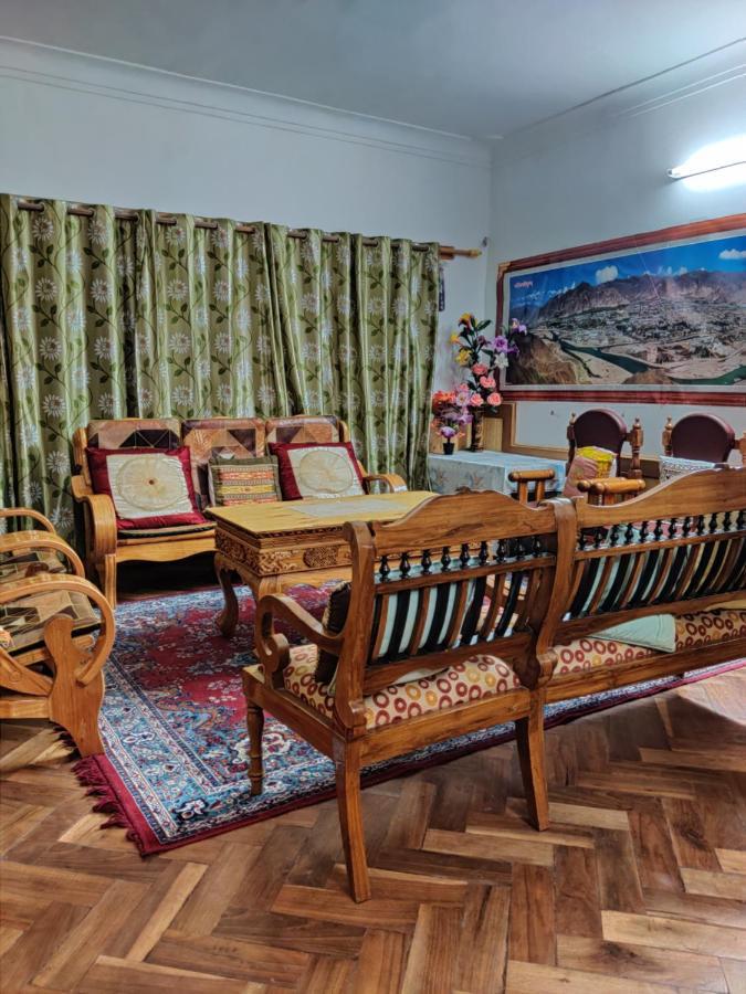 Youthok Guest House Leh Extérieur photo